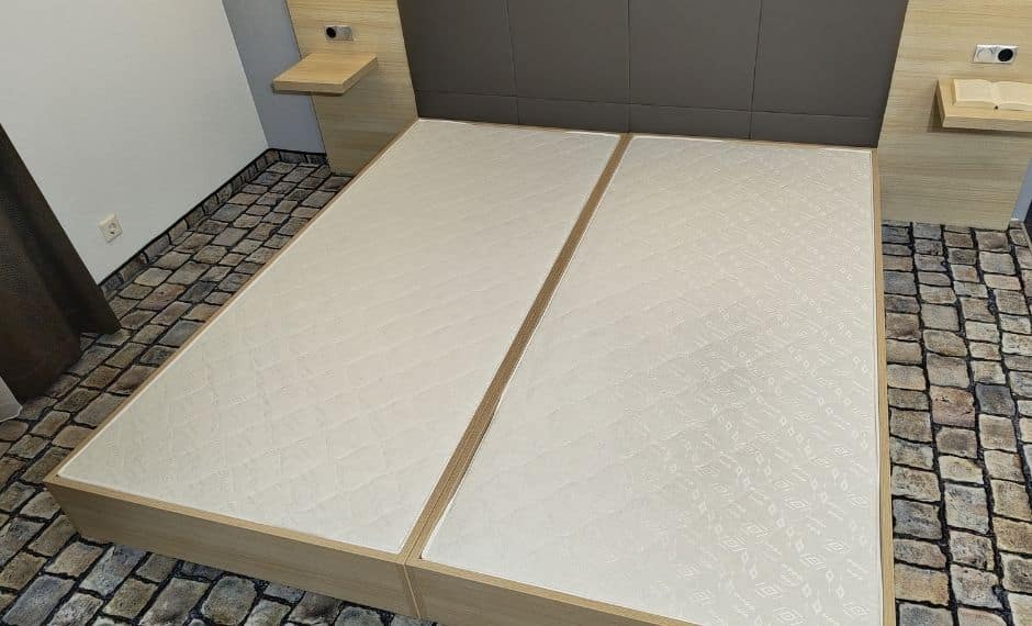 Boxspring Doppelbett Holzbox, Detail des Aufbaus